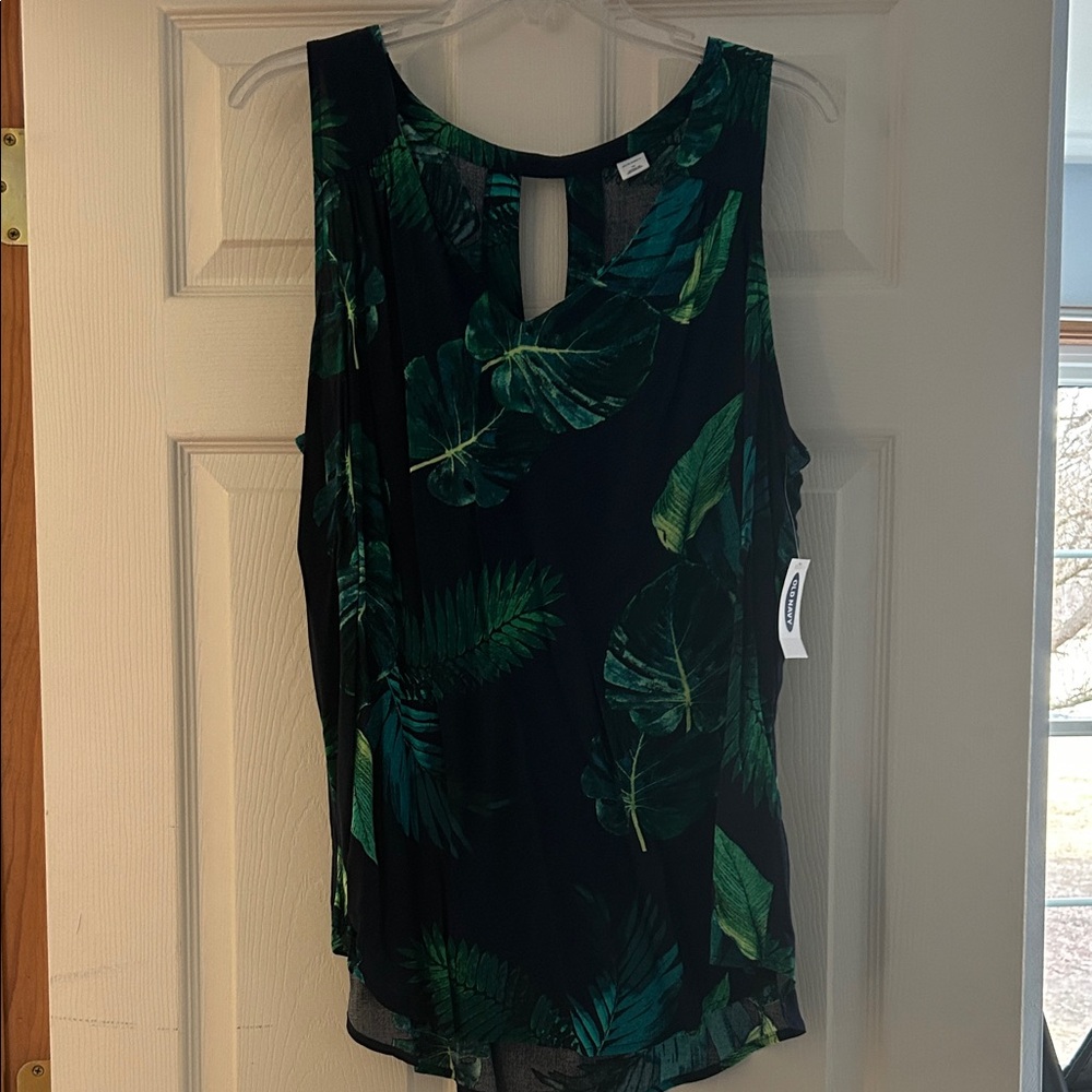 Leaf Print Sleeveless Blouse